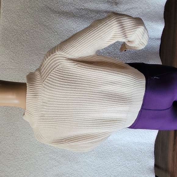 𝅺kendall and kylie cropped sweater kendall and kylie cropped sweater kendall - Picture 11 of 15